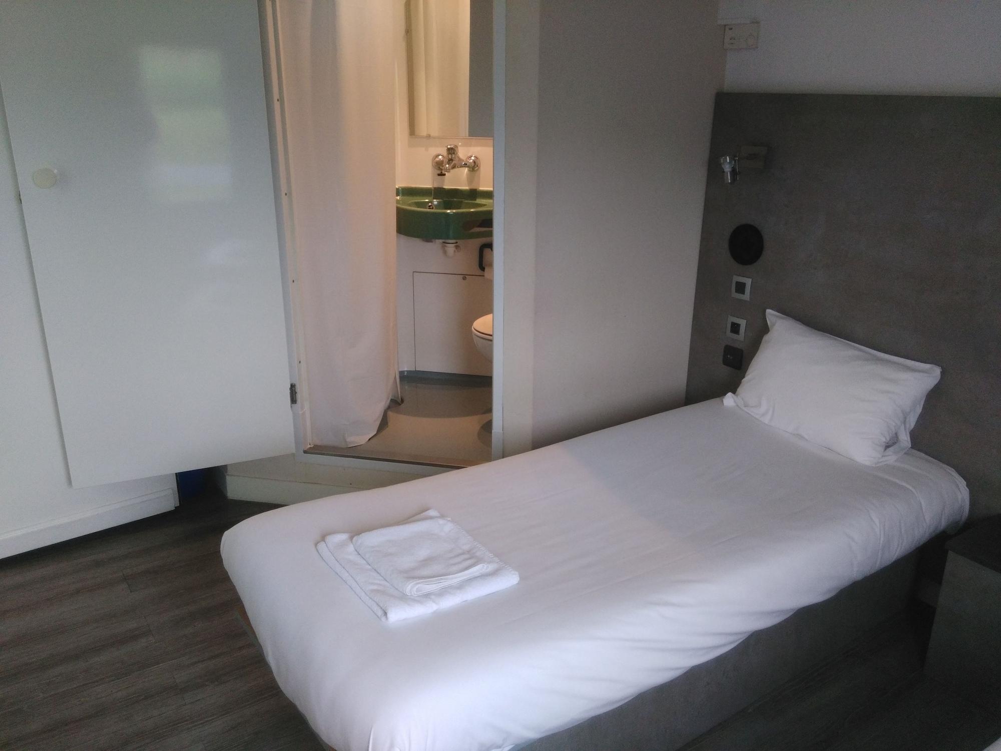 Fasthotel Le Mans Nord Fh Confort Сан-Сатурнин Екстериор снимка
